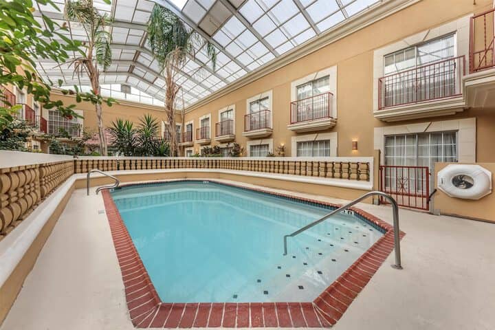 Pool 28 of 38
