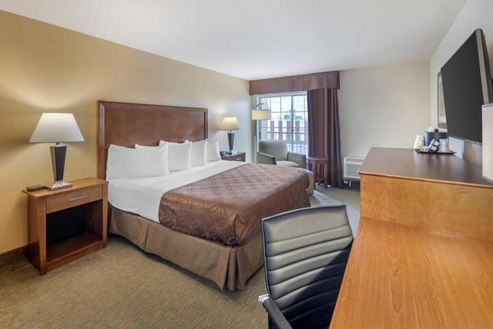 Room 5 of 38