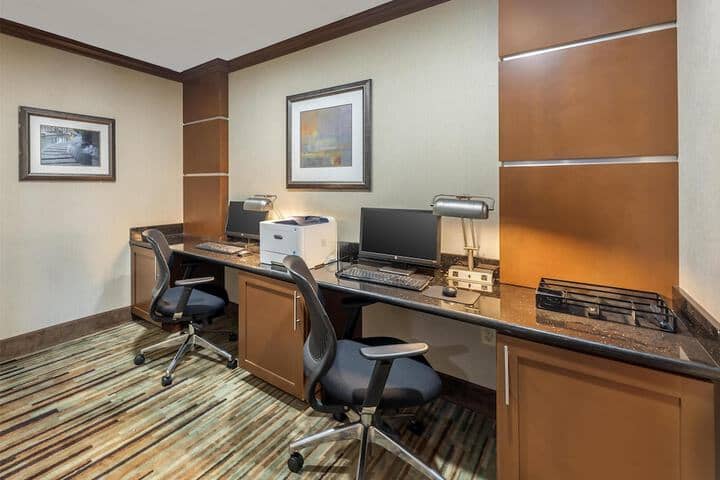 Business Center 37 of 38