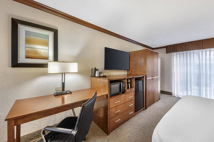 Room 14 of 38