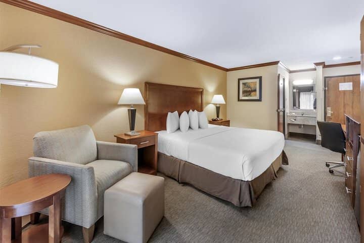 Room 12 of 38