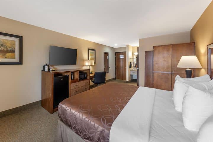 Room 9 of 38