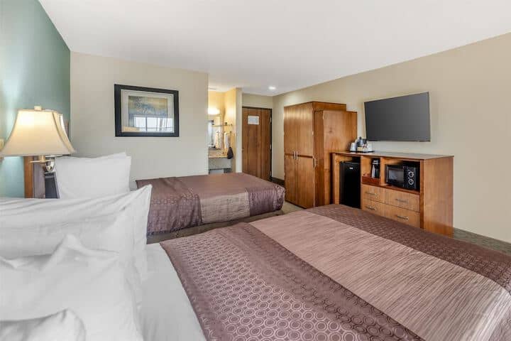 Room 16 of 38